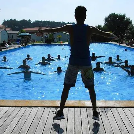 בית נופש Comfortable Near With Shared Pool פטיאס