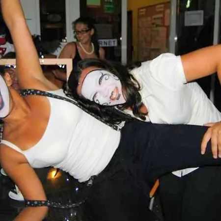 בית נופש Comfortable Near With Shared Pool