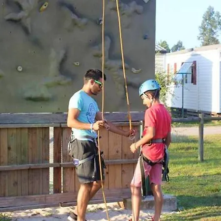 Comfortable Near With Shared Pool פטיאס