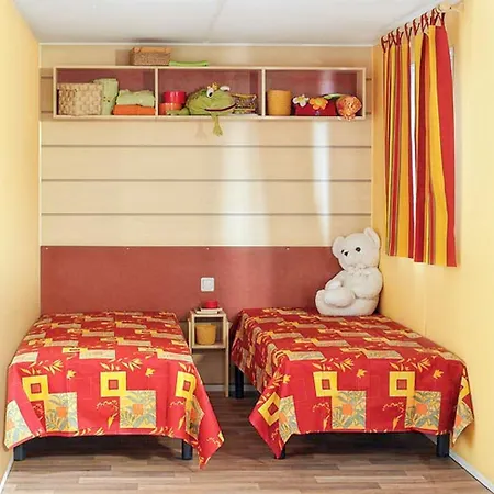 בית נופש Comfortable Near With Shared Pool פטיאס