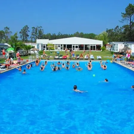 Tatil Evi Comfortable Near With Shared Pool Pataias