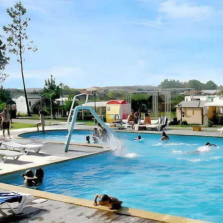 Comfortable Near With Shared Pool Holiday home