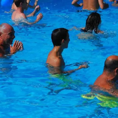Comfortable Near With Shared Pool Дом отдыха *