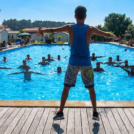 Comfortable Near With Shared Pool Дом отдыха *